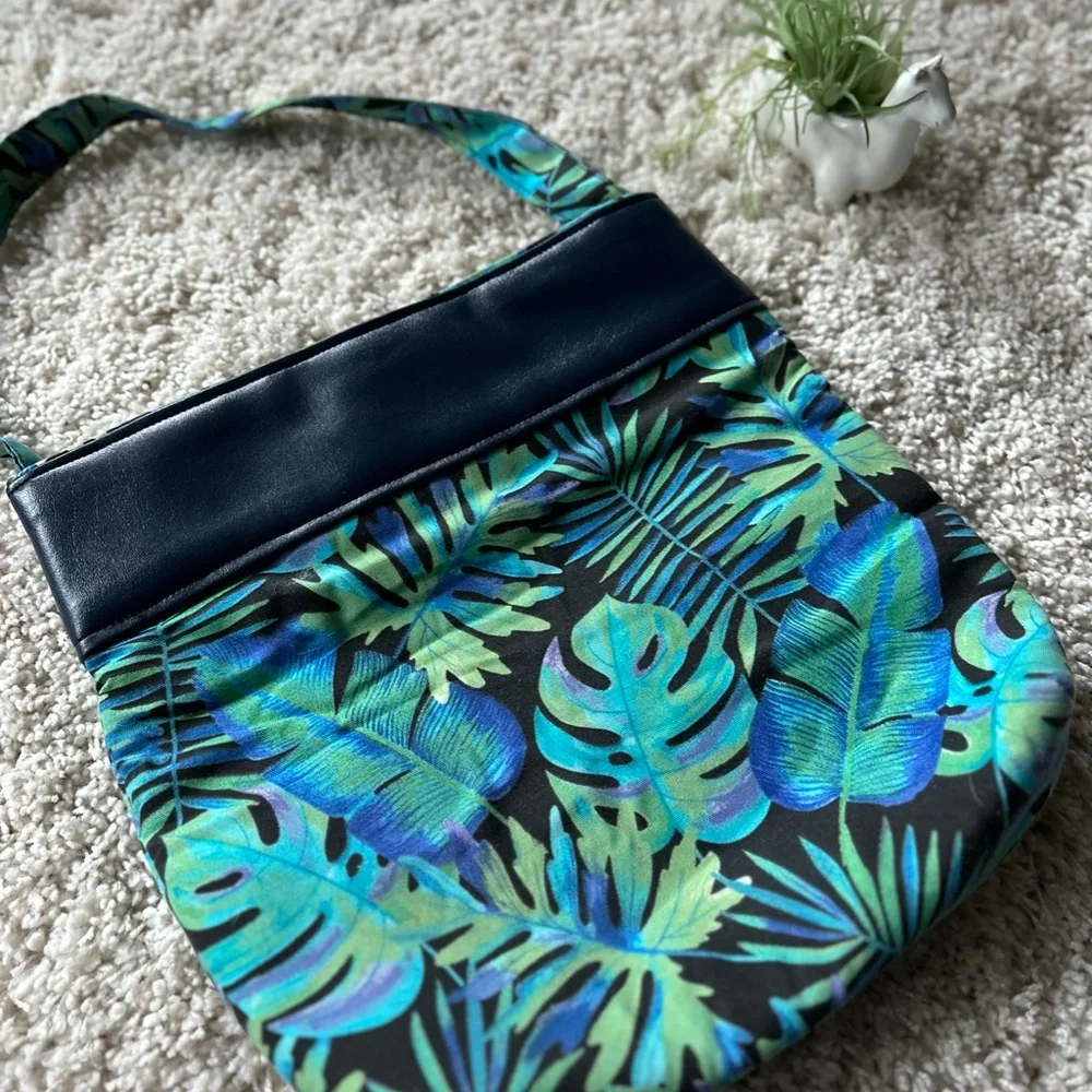 Tropical Jungle travel big beach vacation travel ocean traveling bag tot…